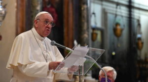 Anche il Vaticano vittima del Covid: il Pontefice taglia gli stipendi