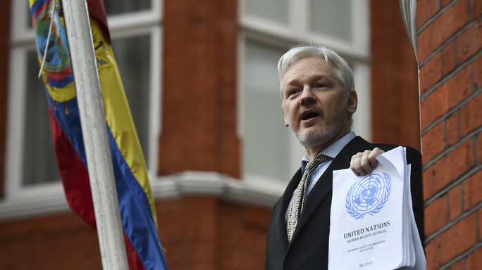 Assange: la compagna chiede clemenza a Trump