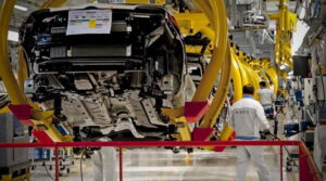 Carenza microchip, è ancora allarme: ferme le fabbriche Volvo ed Audi in Belgio