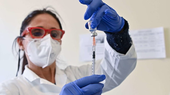Vaccini, l’Italia è terza in Europa per numero di dosi