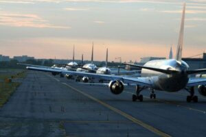 Traffico aereo in ripresa: voli più che triplicati a luglio