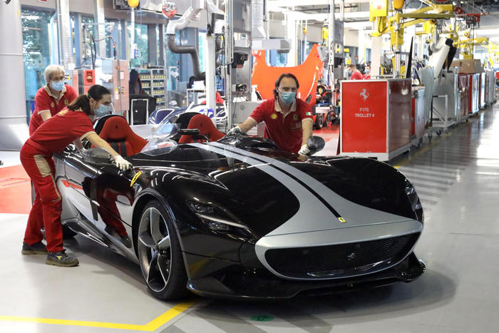 Ferrari, premio competitività per i dipendenti italiani: 7.500 euro lordi