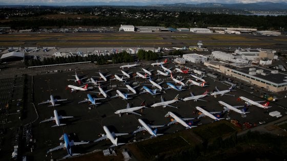 Boeing, Il rapporto Usa inchioda la società: “Gli incidenti con il 737 Max si potevano evitare”