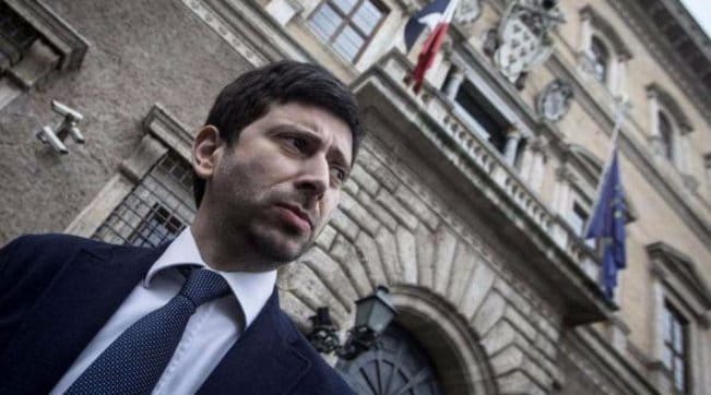Il ministro Speranza blocca l’ingresso in Italia da 13 Paesi