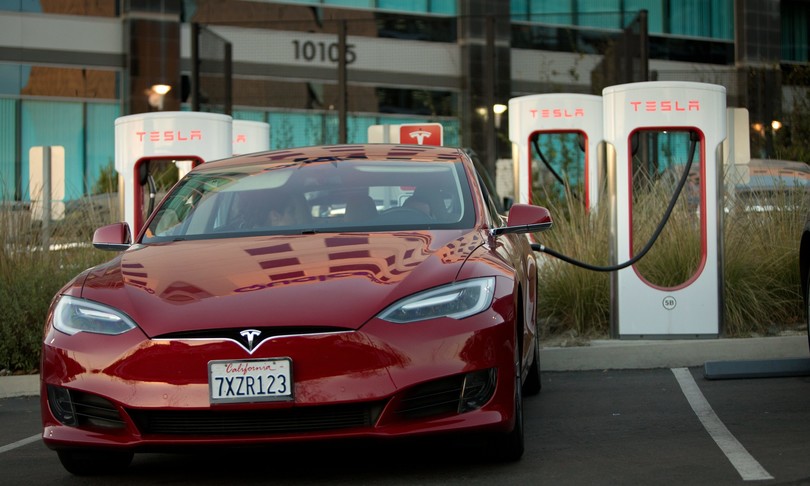 Tesla avvia la costruzione di auto elettriche da 25 mila dollari