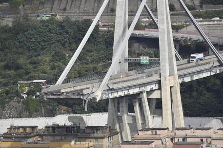 A large section of the Morandi viaduct upon which the A10 motorway runs collapsed in Genoa, Italy, 14 August 2018. Both sides of the highway fell. Around 10 vehicles are involved in the collapse, rescue sources said Tuesday. The viaduct gave way amid torrential rain. The viaduct runs over shopping centres, factories, some homes, the Genoa-Milan railway line and the Polcevera river. ANSA/FLAVIO LO SCALZO