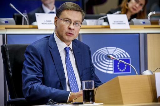 Ue, Dombrovskis assicura: “Se la recessione peggiora l’Ue è pronta a reagire”