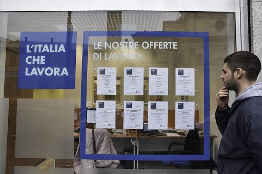 Istat, la disoccupazione torna a salire: a dicembre sale al 9%