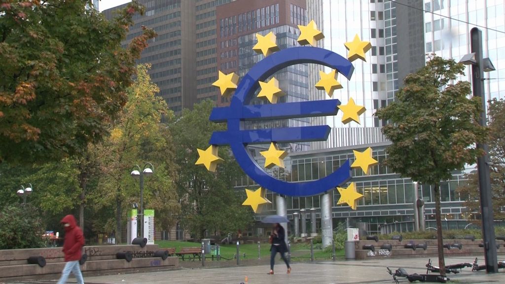 Debito pubblico, più di 100 economisti europei lanciano l’appello alla Bce per la sua cancellazione
