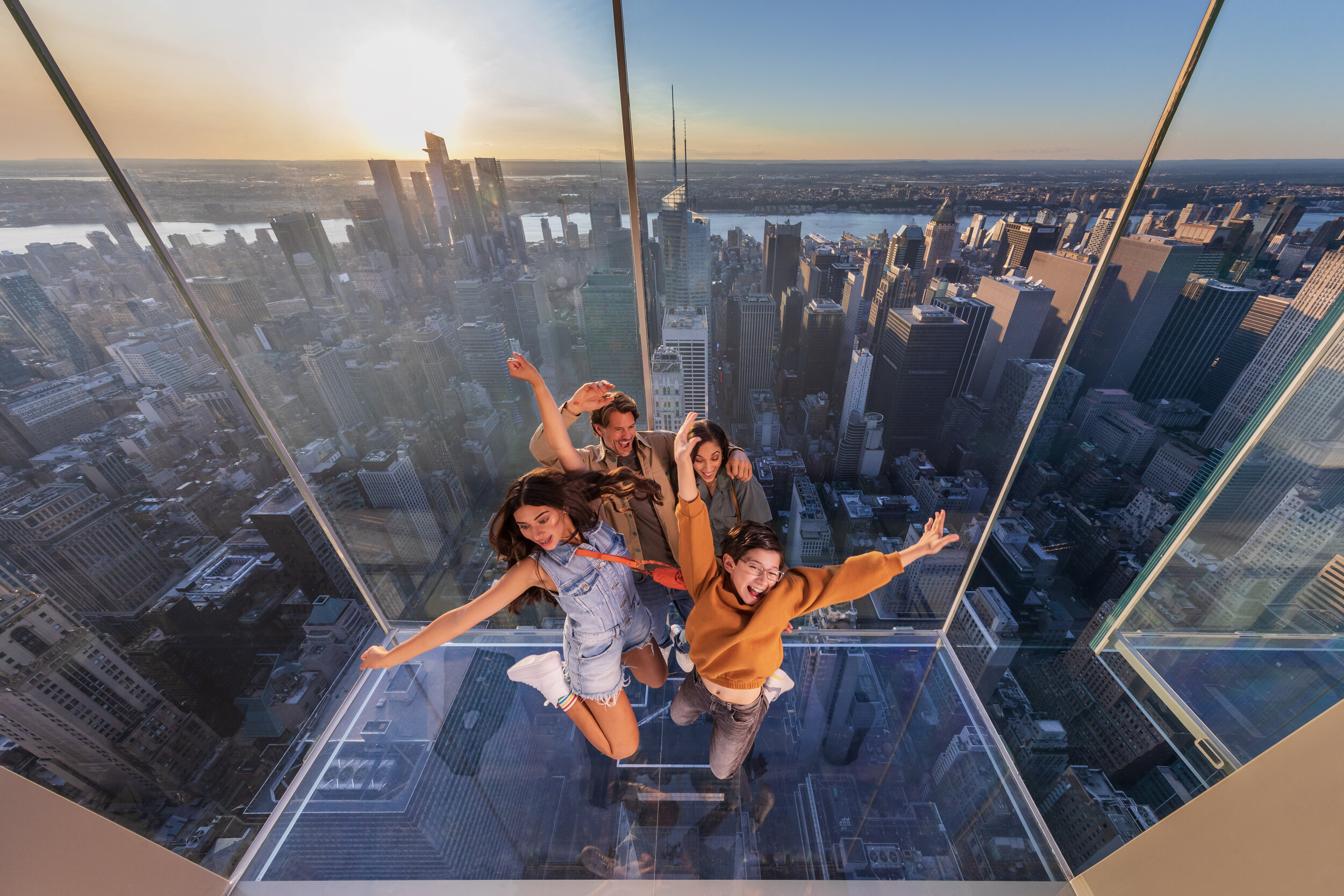 New York, il nuovo grattacielo con ponti trasparenti: biglietti in vendita