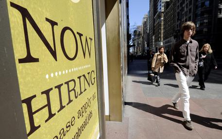 Usa, offerte di lavoro scese oltre le attese
