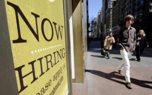 Usa: richieste sussidi disoccupazione calano. E più delle attese