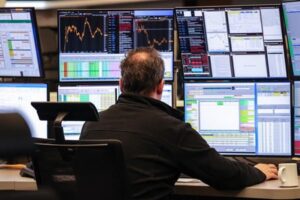 I listini europei volano grazie agli indici Pmi di giugno nell’Eurozona