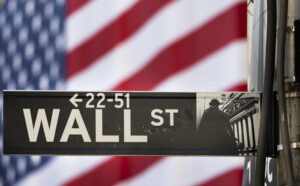 Wall Street apre in ribasso. Pesa il tonfo del Bitcoin e rimane la paura della Fed