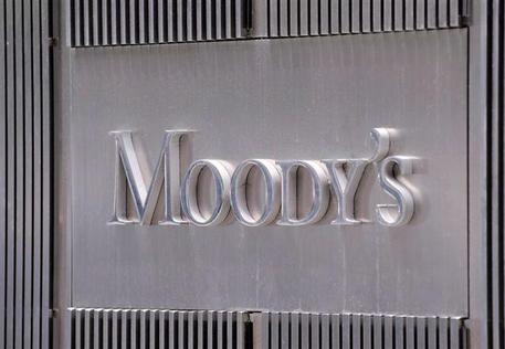 Banche, Moody’s alza l’outlook da negativo a stabile