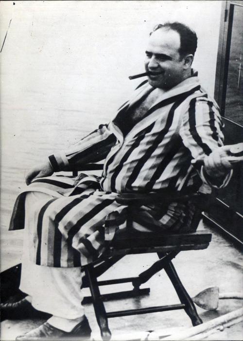 Al Capone, all’asta armi, foto, lettere e letto