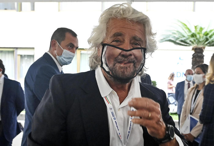 Beppe Grillo with a protective mask during the presentation of the 2019 Blue Book at the Customs and Monopolies Agency, Rome, Italy, 11 September 2020. ANSA/RICCARDO ANTIMIANI