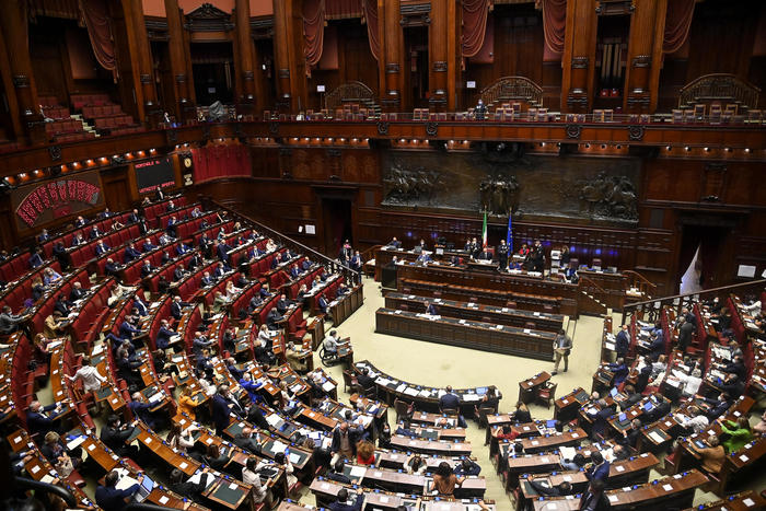 Un momento delle votazioni durante la discussione sul decreto Green Pass alla Camera dei Deputati, Roma, 8 settembre 2021. ANSA/RICCARDO ANTIMIANI