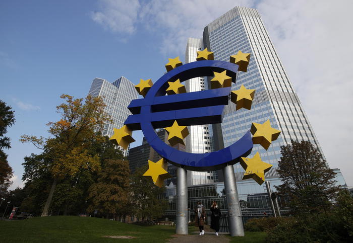 Bce: per la prima volta è negativo il rendimento dei Btp quinquennali