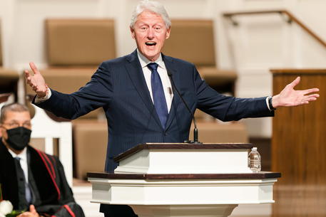 Usa, Bill Clinton ricoverato per sospetta infezione sangue