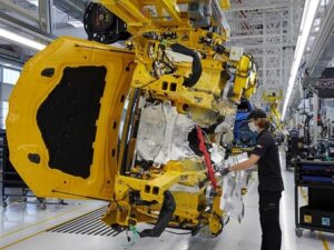 Industria, Prometeia lancia l’allarme: “il settore manifatturiero italiano chiuderà il 2020 con un giro d’affari a -10,2%”