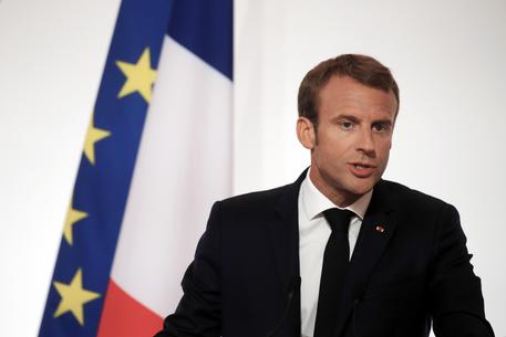 Francia, il presidente Macron è positivo al Covid