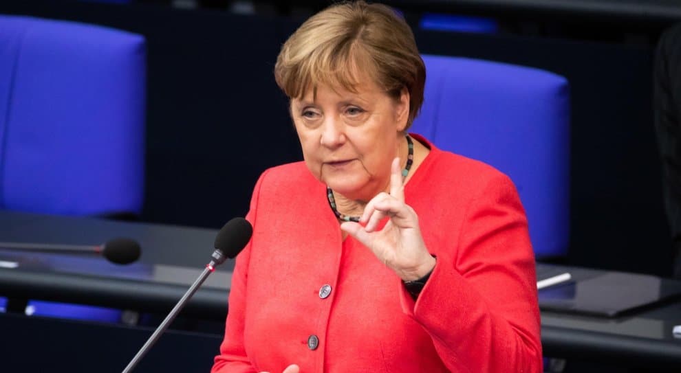 Germania, le parole poco rassicuranti della Merkel: “La luce in fondo a tunnel è abbastanza lontana”