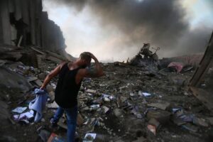 Esplosioni a Beirut, sale il bilancio delle vittime a 135 morti e cinque mila feriti. L’Ue attiva la protezione civile
