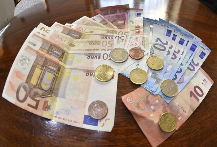 Decreto Sostegni, 31 maggio termine ultimo per chiedere bonus 2.400 euro