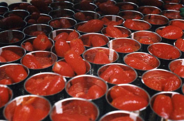 Salsa, non c’è più latta per i pomodori pelati
