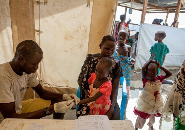 Oms, approvato primo vaccino contro la malaria