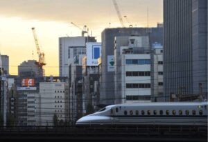Giappone, multa di 43 centesimi al macchinista: il treno era in ritardo di un minuto