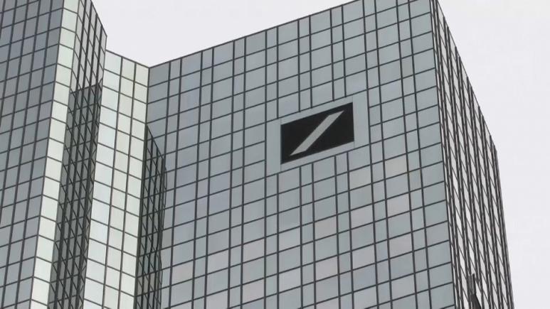 Pedofilia, la Deutsche Bank multata 150 milioni di dollari per i rapporti con Jeffrey Epstein