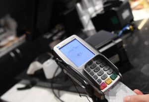 Cashless, tutte le sfumature del piano