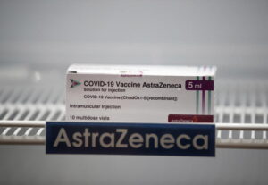 Vaccini, AstraZeneca mostra un’efficacia al 92% contro la variante indiana