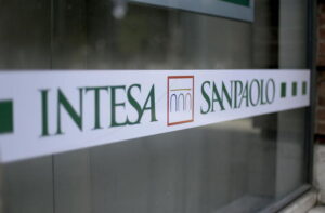 Intesa Sanpaolo, siglato accordo per acquisto Cargeas a 390 milioni