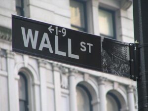 Wall Street apre in rosso nonostante il report sul lavoro