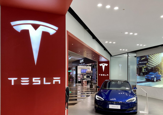 Best Global Brands: Tesla ha il maggior tasso di crescita. Tra gli italiani spiccano Gucci, Ferrari e Prada