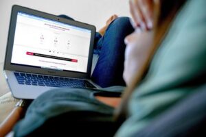 Bonus internet, luci e ombre del decreto contro il divario digitale