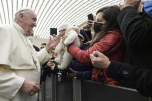 Natale, il Papa anticipa la messa. Niente eventi all’Immacolata