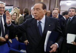 Morte Berlusconi, corrono in Borsa Mfe e Mondadori