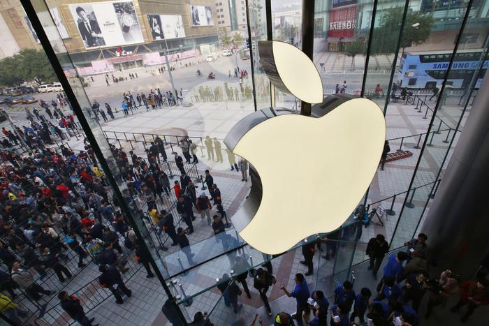 Apple, altro trimestre da record: ricavi in crescita del 39% 
