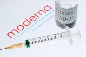 Omicron, Moderna: nuovo vaccino a inizio 2022
