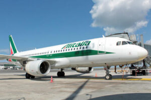 Alitalia, al via il bando per la cessione del programma MilleMiglia