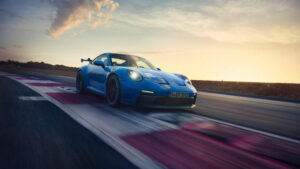 Auto, Bugatti finisce in mani croate: Porsche cede il controllo a Rimac