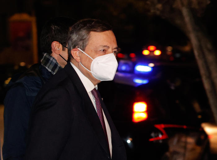 Italian Prime Minister Mario Draghi returns to his home, in Rome, Italy, 15 February 2021. ANSA/GIUSEPPE LAMI