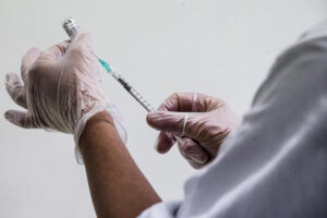 Fronte anti-Covid, Pechino rimanda l’approvazione di Pfizer e punta sui suoi vaccini