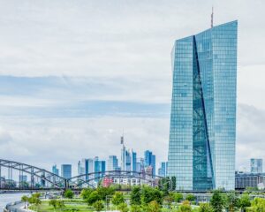La BCE teme che il rialzo dei tassi possa scatenare rivolte sociali