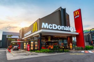 McDonald’s, aumentano i ricavi trimestrali ma scende l’utile netto