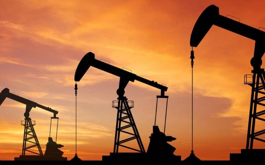 Petrolio, riviste al ribasso le stime sulla domanda globale a causa del Covid